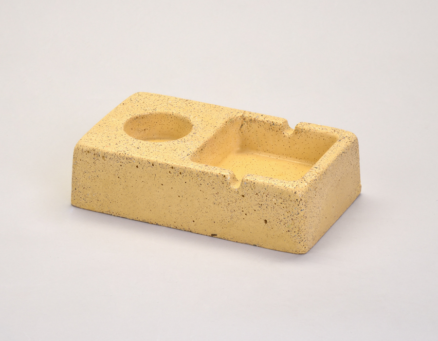 Aschenbecher mit Teelichthalter aus Beton gelb