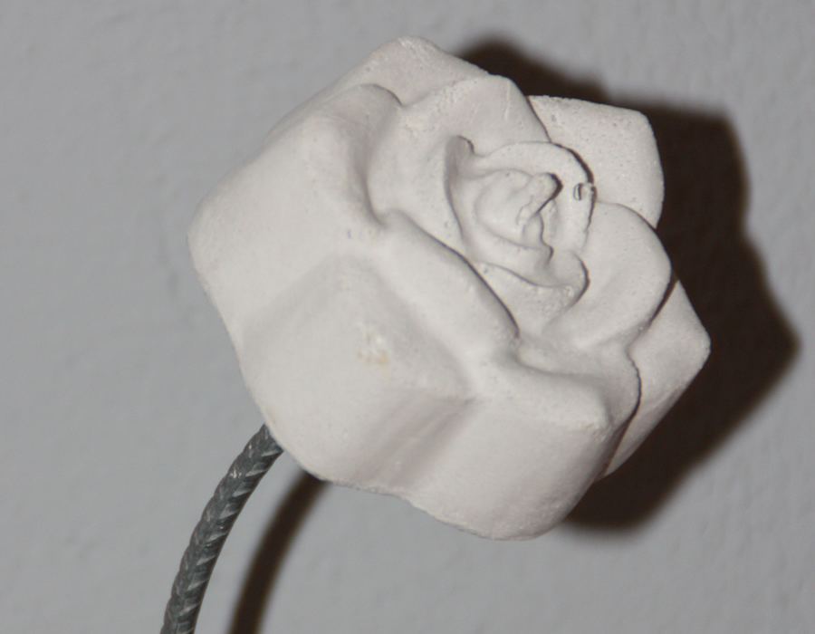 Rose aus Beton (Detailaufnahme)